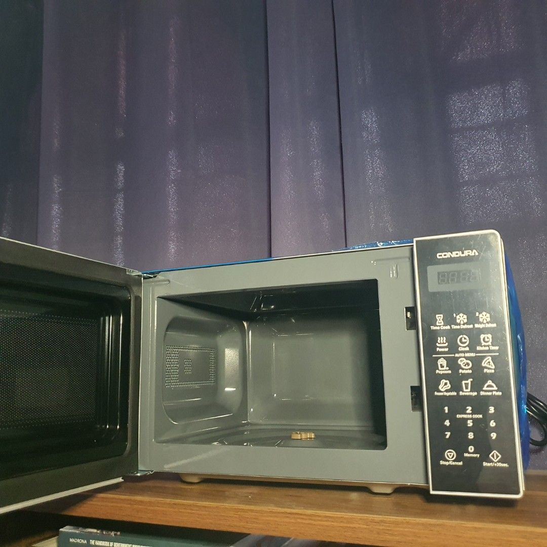 Condura digital microwave oven 20l (Category: Cookers) located in Manila. Submitted by bargain-master (Listing ID 1432928580, Image 3). Description: This is available as long as this is posted/visible listing. You may message me with the answer to the following questions once you are fully decided to purchase, should you need further thinking and canvassing you may just save the listing for future reference. 1. Will you be personally picking it u