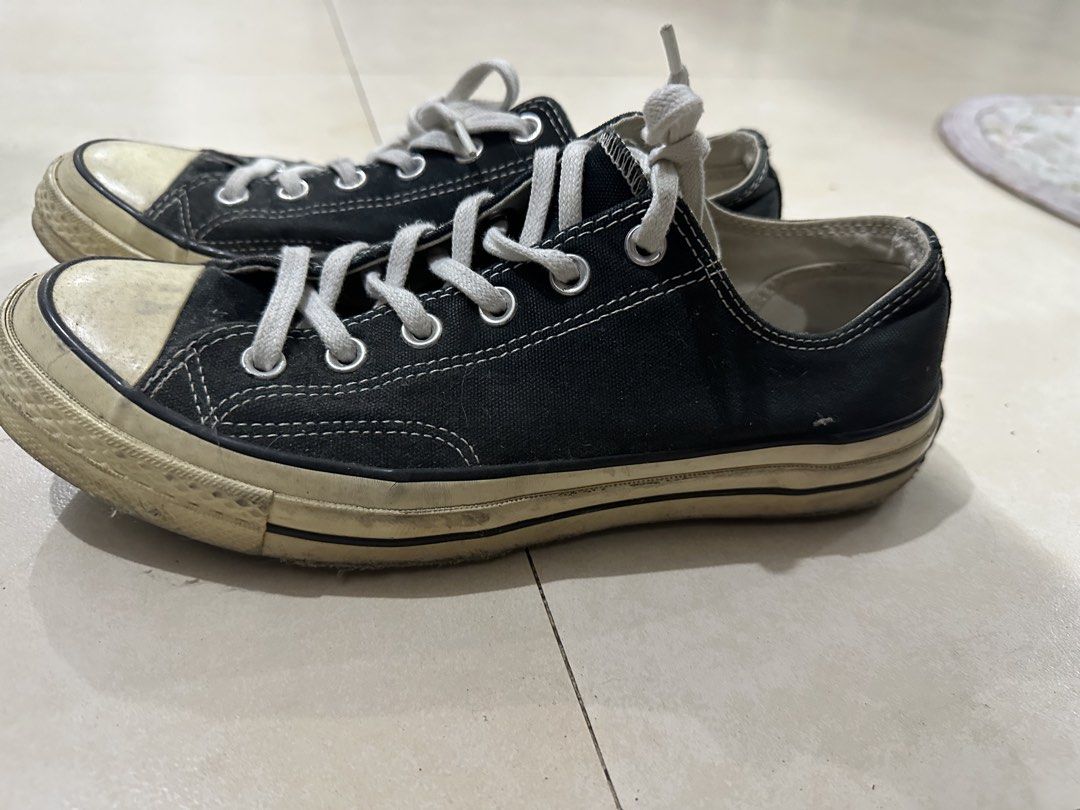 Converse 70s (Category: Sneakers) located in Lucena. Submitted by deklutter (Listing ID 1432955025, Image 1). Description: 👟Converse 70s ✅US 8 ✅Good Condition ✅Slight heel drag ✅Negotiable (reasonable offer only) J&T.