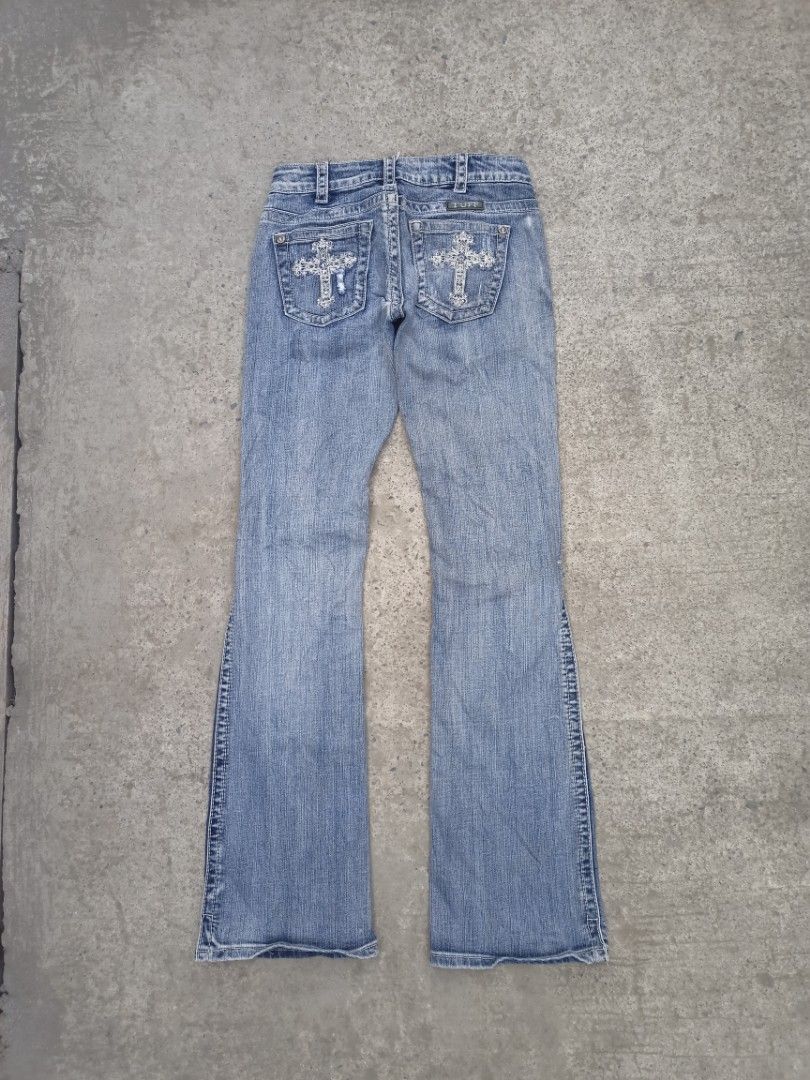 Cowgirl Tuff Bootcut Jeans (Category: Jeans) located in Manila. Submitted by ghale_randomfindz (Listing ID 1432819581, Image 2). Description: Cowgirl Tuff Bootcut Jeans Size 26-27 , 41L Excellent condition.