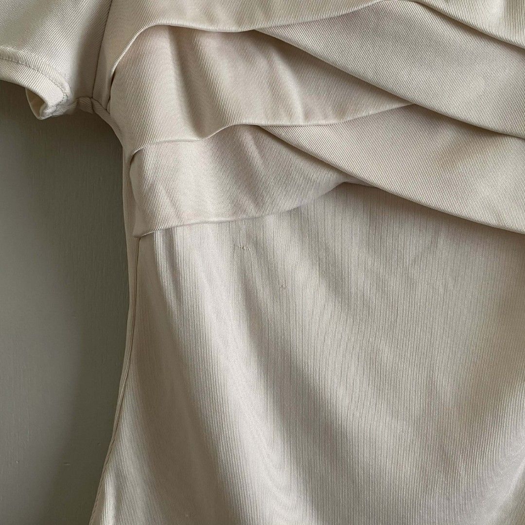 Cream Square Neckline Crisscross design Blouse Top (Category: Blouses) located in Manila. Submitted by cznclae (Listing ID 1432883213, Image 3). Description: best fit for size Small Bust: ❔issue: minimal tattered thread, not hole used twice sf mm & luzon 41 pesos if not rush via jnt 🗓️ check bio for next shipment sched PLEASE READ! ❗️PAYMENT FIRST via g/cash or Pabili service 🛒how to buy? make an offer, then send details for SF quotation feel f
