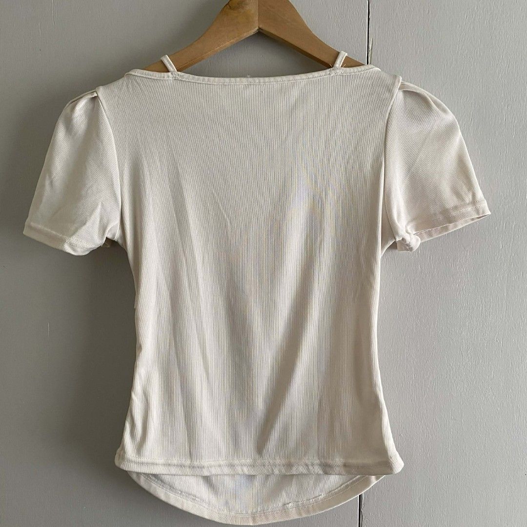 Cream Square Neckline Crisscross design Blouse Top (Category: Blouses) located in Manila. Submitted by cznclae (Listing ID 1432883213, Image 2). Description: best fit for size Small Bust: ❔issue: minimal tattered thread, not hole used twice sf mm & luzon 41 pesos if not rush via jnt 🗓️ check bio for next shipment sched PLEASE READ! ❗️PAYMENT FIRST via g/cash or Pabili service 🛒how to buy? make an offer, then send details for SF quotation feel f