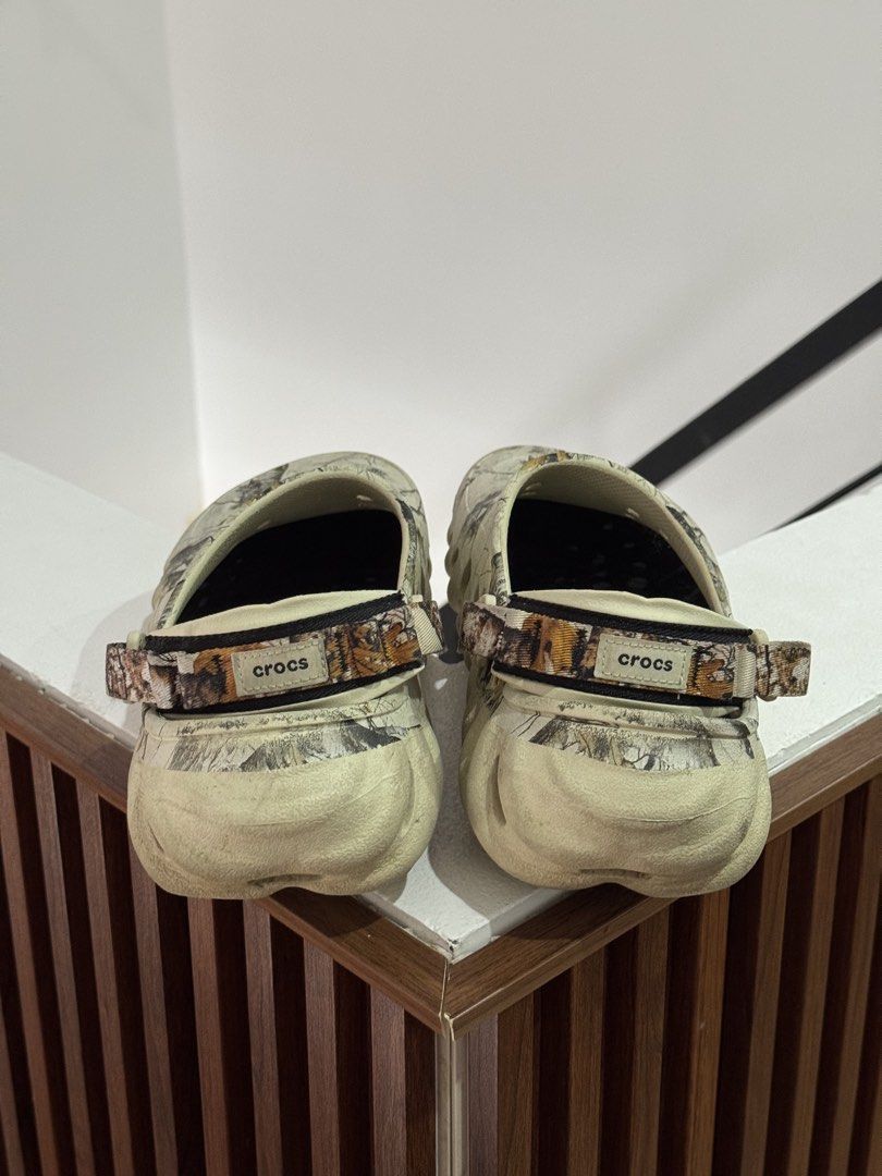 Crocs Echo Clog in the Realtree Edge Camo Bone (Category: Slippers & Slides) located in Sablan. Submitted by bag.a.holic.bygaile.ph (Listing ID 1432874951, Image 3). Description: NEEDS CLEANING .