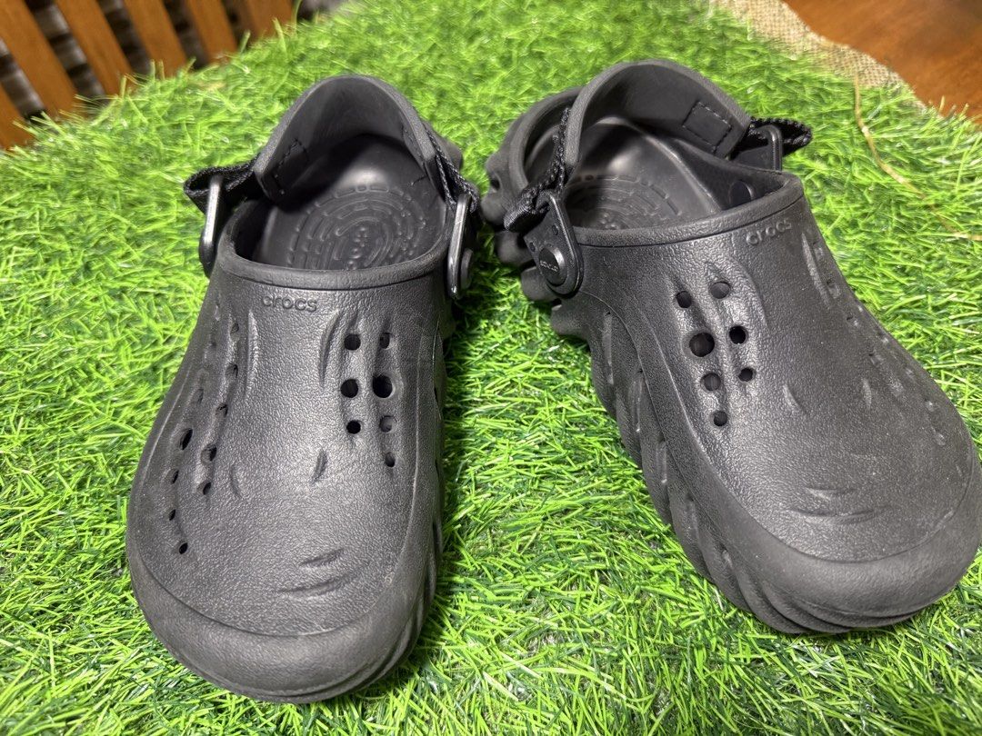 Crocs Literide 360 Clog Black (Category: Slippers & Slides) located in Cavite. Submitted by aimscloset28 (Listing ID 1432873307, Image 1). Description: - Black Crocs Literide 360 Clog for kids - Size: J1 - Sporty design - Ventilation ports - Secure strap - Textured soles for grip - Crocs logo visible - Designed in Colorado . Price is negotiable.