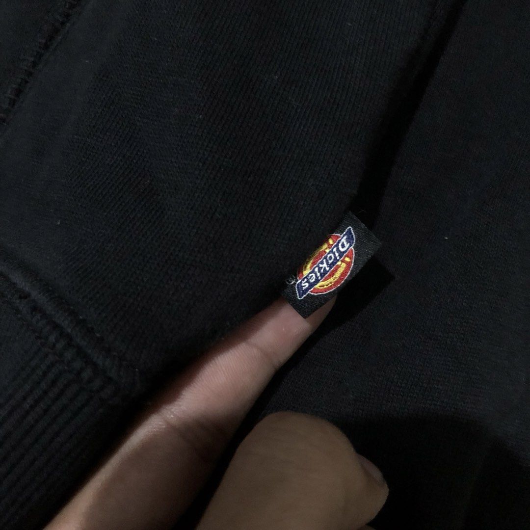 Dickies Hoodie - Black - Size L (Category: Hoodies) located in Quezon City. Submitted by yeahsource222 (Listing ID 1432978849, Image 3). Description: - Dickies black hoodie - Size: Large - Features: Dickies logo, drawstring hood, kangaroo pocket - Material: 100% cotton - Made in China.