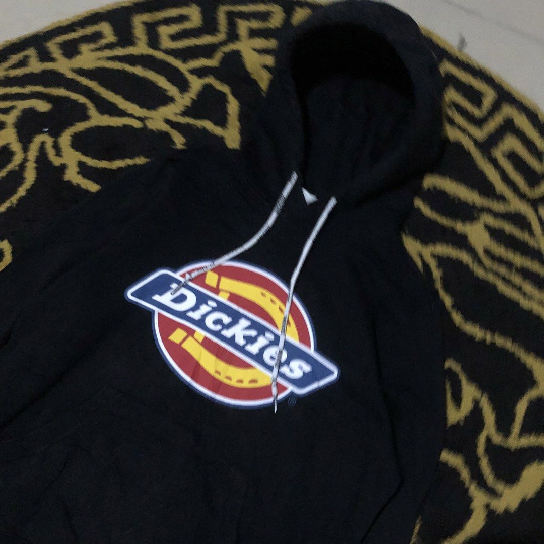 Dickies Hoodie - Black - Size L (Category: Hoodies) located in Quezon City. Submitted by yeahsource222 (Listing ID 1432978849, Image 2). Description: - Dickies black hoodie - Size: Large - Features: Dickies logo, drawstring hood, kangaroo pocket - Material: 100% cotton - Made in China.