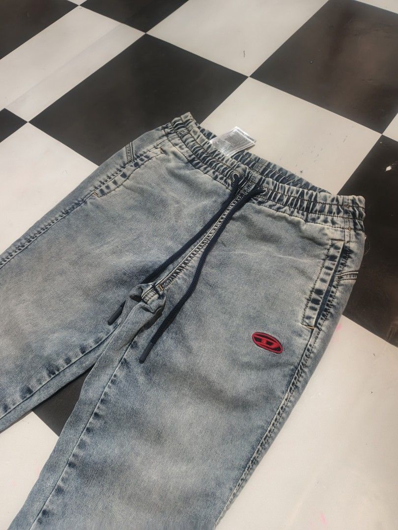 Diesel Flare Pants Women (Category: Jeans) located in Agoo. Submitted by fitzmatic15 (Listing ID 1432866866, Image 3). Description: Diesel Flare Pants Women size 25-29 excellent condi napakasolid 🔥🔥.