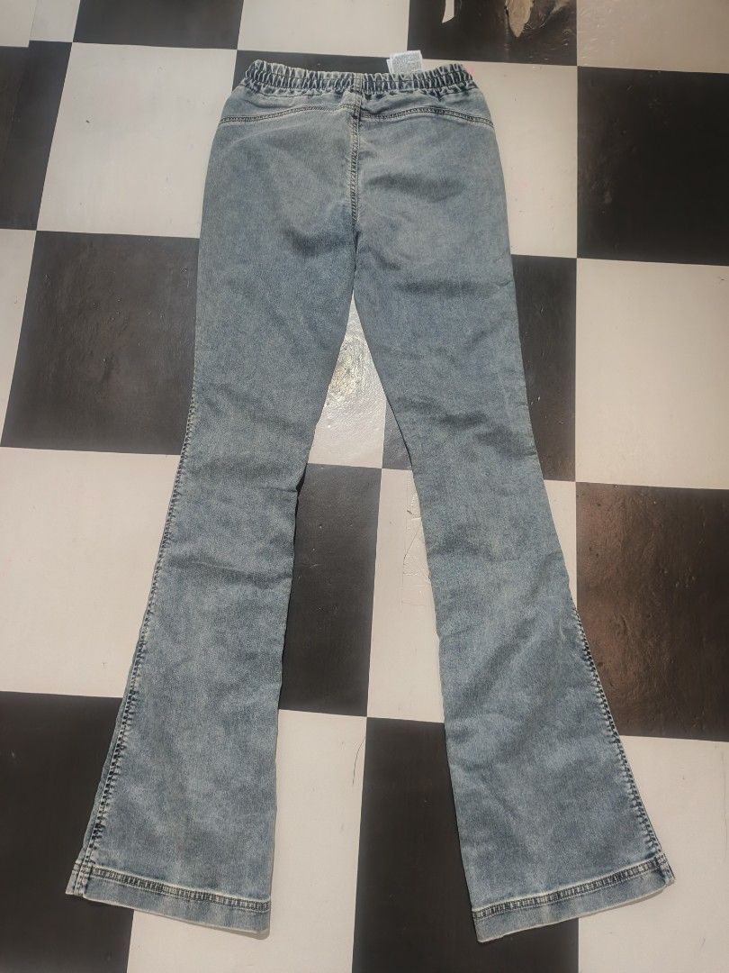 Diesel Flare Pants Women (Category: Jeans) located in Agoo. Submitted by fitzmatic15 (Listing ID 1432866866, Image 2). Description: Diesel Flare Pants Women size 25-29 excellent condi napakasolid 🔥🔥.