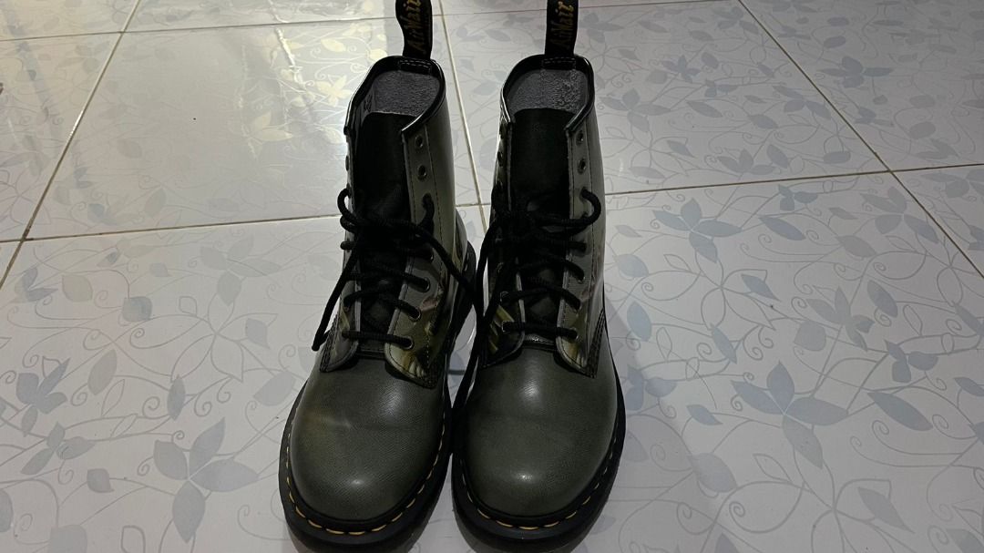 Docmart 1460 x National Gallery, Fesyen Wanita, Sepatu di Carousell