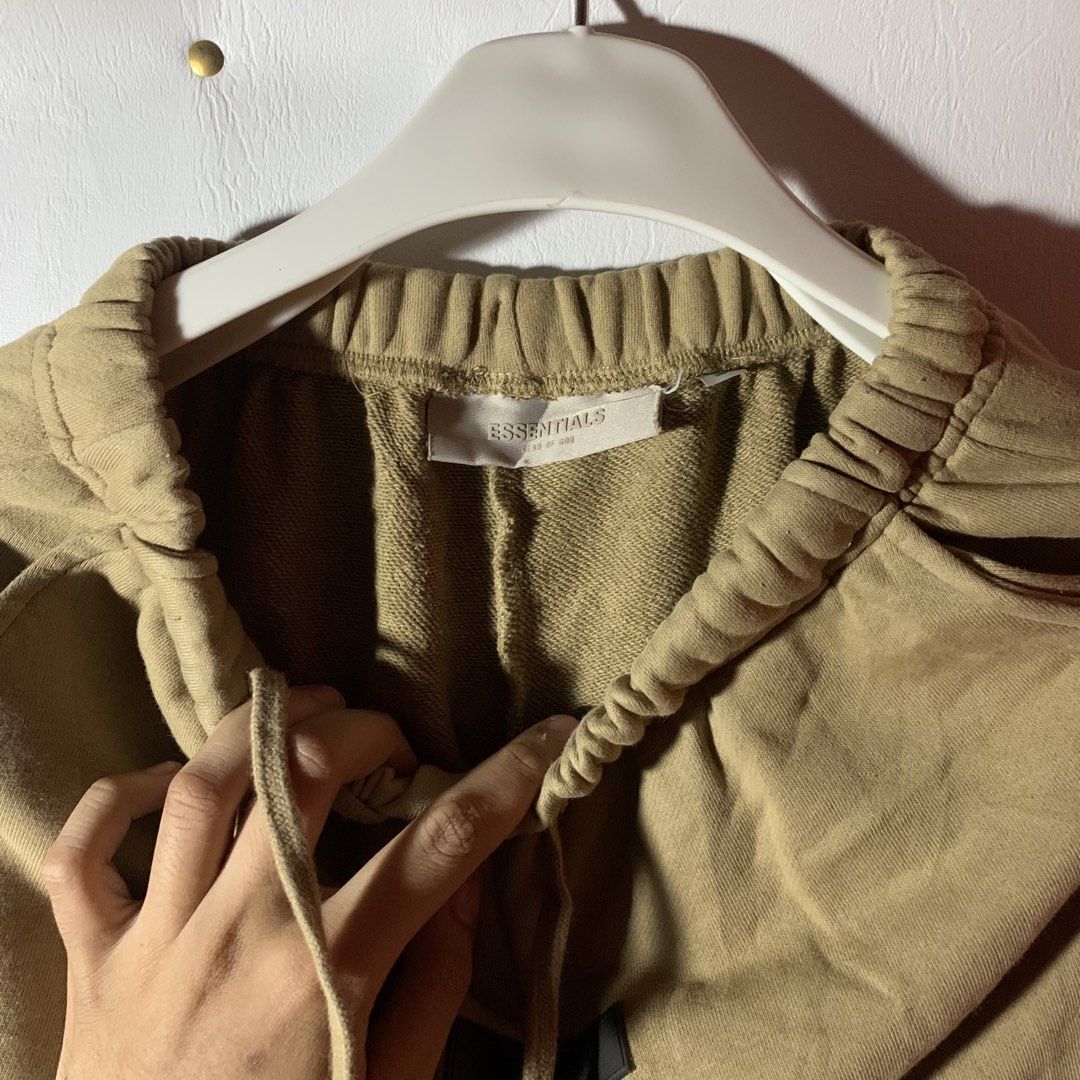 ESSENTIAL FOG (Category: Joggers) located in Tacloban City. Submitted by christianyesre20 (Listing ID 1432975177, Image 3). Description: Excellent Condition .
