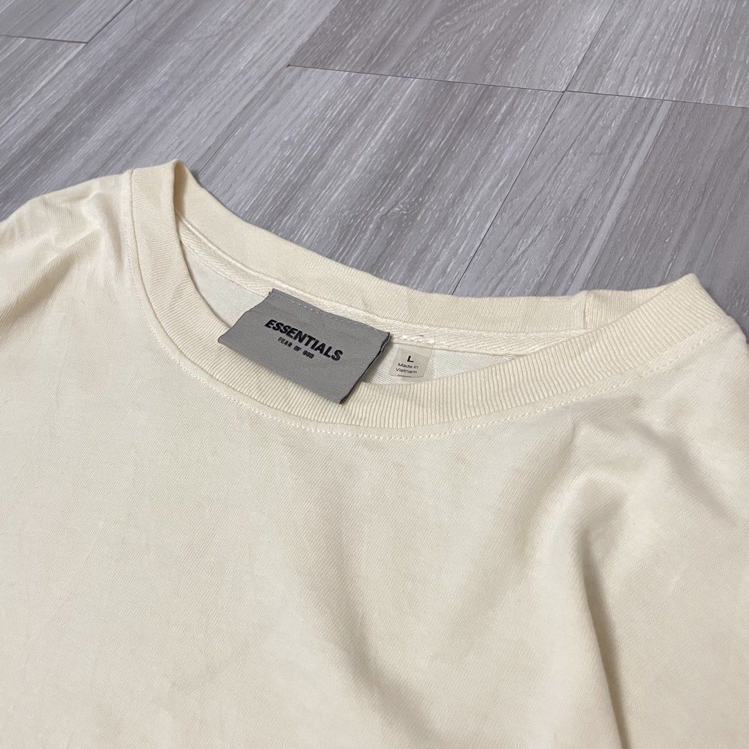 Essentials Fear of God Shirt (Category: Tshirts & Polo Shirts ) located in Cebu City. Submitted by looted.goods (Listing ID 1432951502, Image 3). Description: Essentials Fear of God Tshirt Excellent Condition Size L on tag 30Lx25W No issue DM TO PURCHASE❗️.