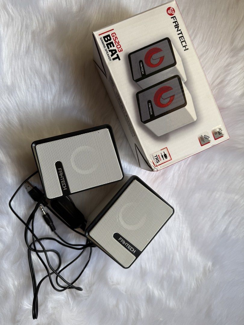 Fantech Speaker💯❤️ (Category: Soundbars, Speakers & Amplifiers) located in Tuguegarao City. Submitted by abs_reyes (Listing ID 1432933873, Image 1). Description: Fantech GS203 Beat Chroma RGB Lights Portable Mini Speaker (White/black)🤍🖤✔️ Rfs: No longer needed, brandnew as you can see in the photos. Shipping through Jnt express or your preferred courier. LEGIT SELLER SINCE 2015 🔥🔥🔥 .