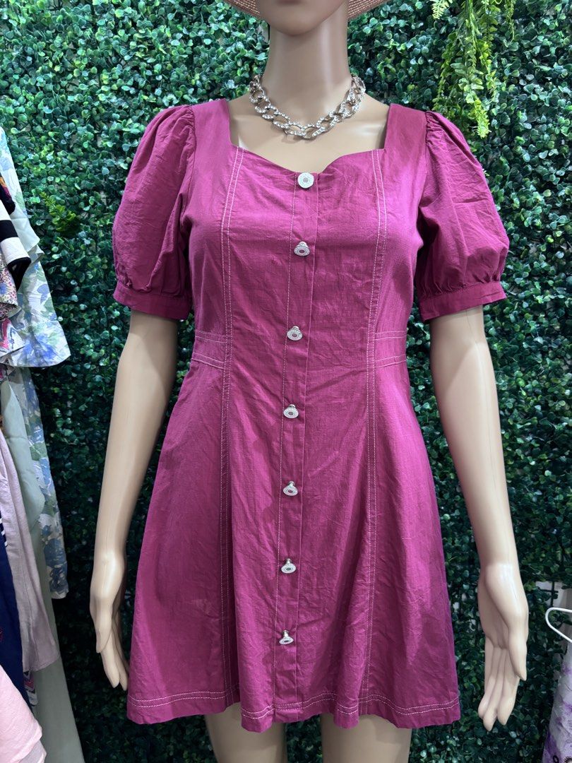 Fashion dress (Category: Dresses) located in Caloocan City. Submitted by mailen25 (Listing ID 1432871291, Image 1). Description: Mani dress small size,.