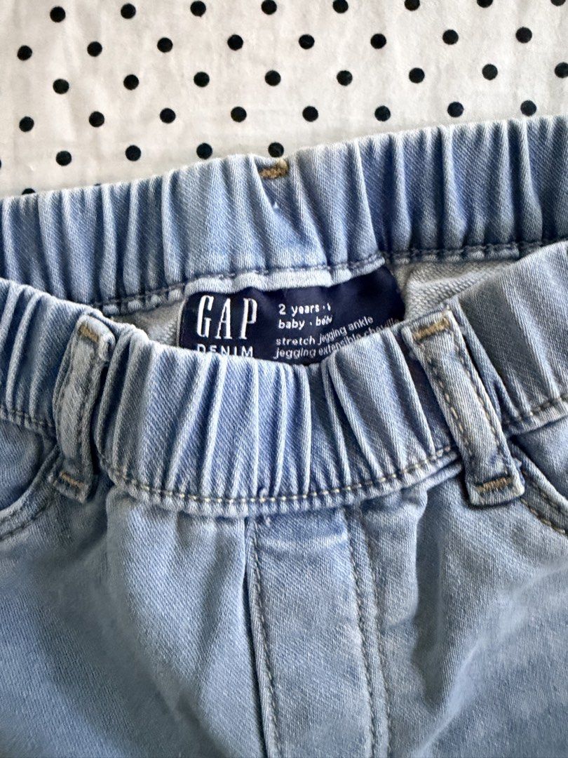 Gap Denim Baby Jeans 2 Years (Category: Babies & Kids Fashion) located in Las Pinas. Submitted by ramech0105 (Listing ID 1432897228, Image 2). Description: - Light blue Gap denim jeans for baby - Size: 2 years - Features: - Elastic waistband - Two front pockets - Two back pockets - Style: Stretch jegging ankle Flaw: last picture.