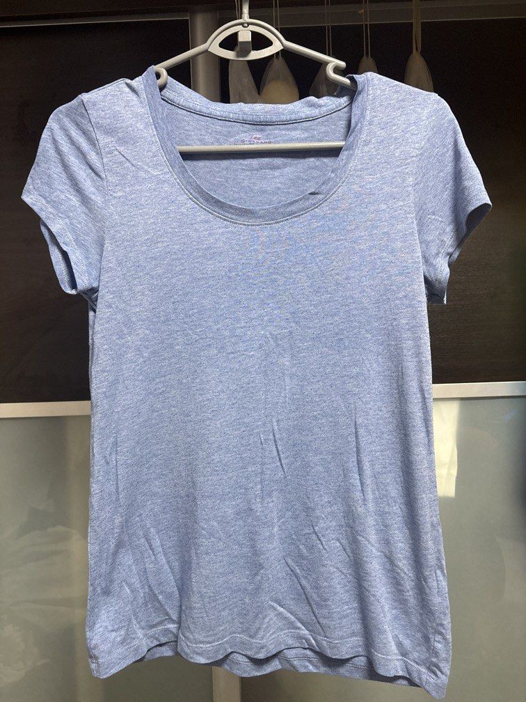 Giordano basic Tee (Category: Shirts) located in Singapore. Submitted by silverstarlights (Listing ID 1432842535, Image 1). Description: .