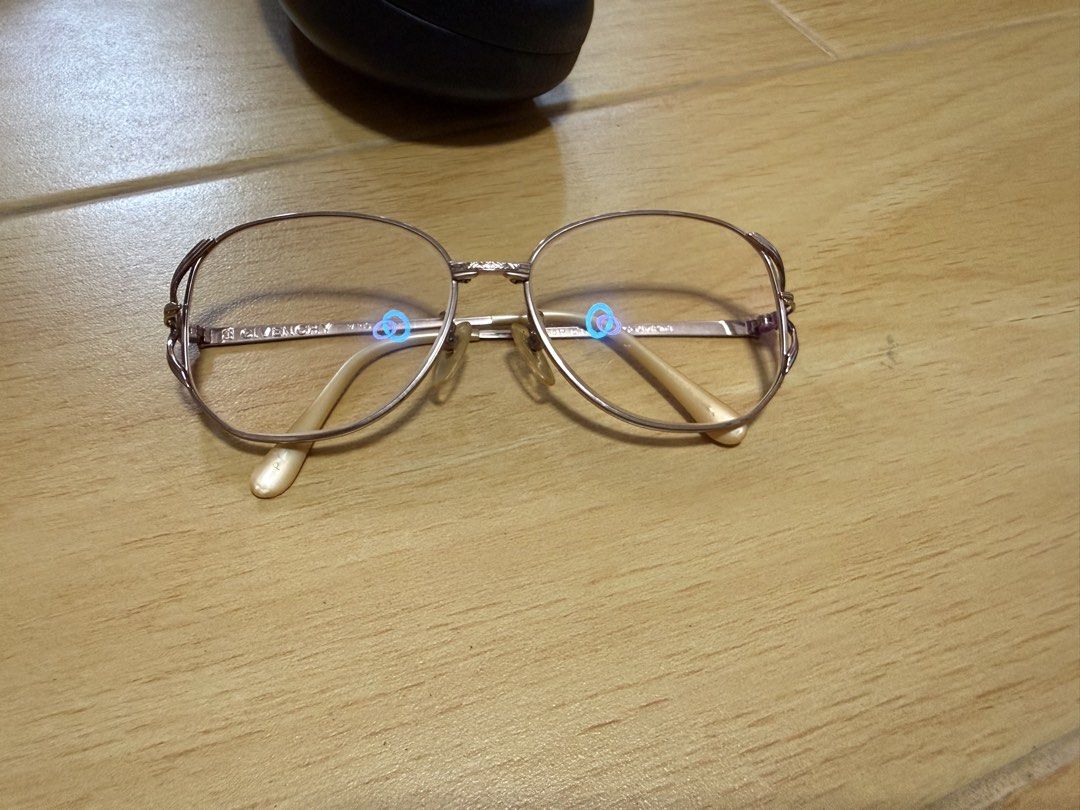 Givenchy E517 (Category: Sunglasses & Eyewear) located in Calamba. Submitted by japanitems18 (Listing ID 1432869621, Image 2). Description: .