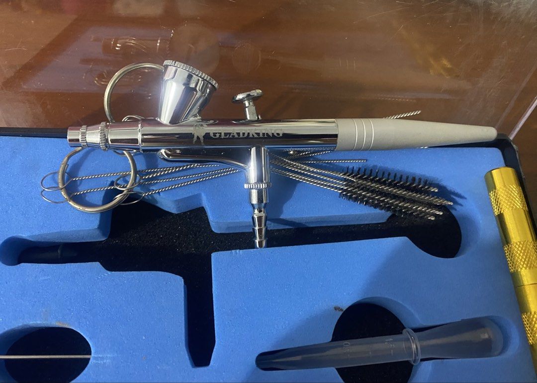 GLADKING, NASEDAL AIRBRUSH (Category: Makeup) located in Santa Rosa. Submitted by jiminloi (Listing ID 1403756385, Image 1). Description: AIRBRUSH FOR SALE!!! -Nasedal -Gladking -10/10 condition -2 na yung baril niya ₱3,000 LOCATION: BIÑAN LAGUNA LALAMOVE + SF .
