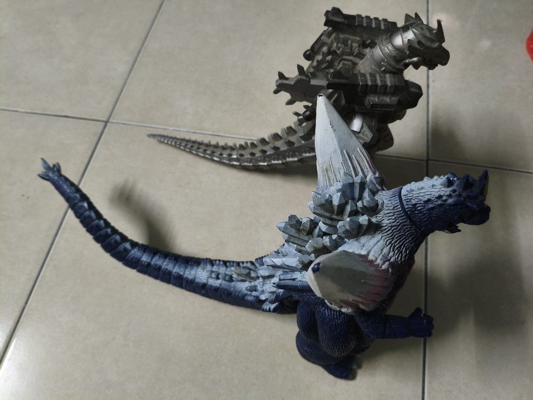 Godzilla Sofubi (Category: Toys & Games) located in Johor Bahru. Submitted by teh_ais (Listing ID 1432979879, Image 2). Description: item in good condition what you see what you get Space Godzilla Sold.