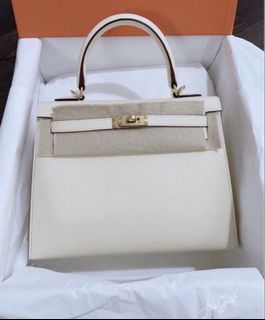 (Category: ) located in . Submitted by Luxugirl (Listing ID 1432819568, Image 1). Description: .