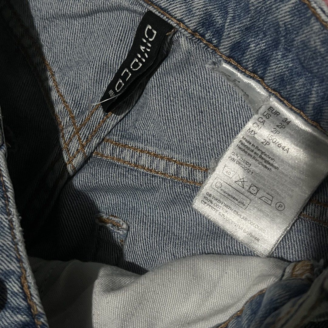 H&M Denim Short (Category: Shorts) located in Muntinlupa City. Submitted by clothes.declutter.finds (Listing ID 1432892200, Image 2). Description: .