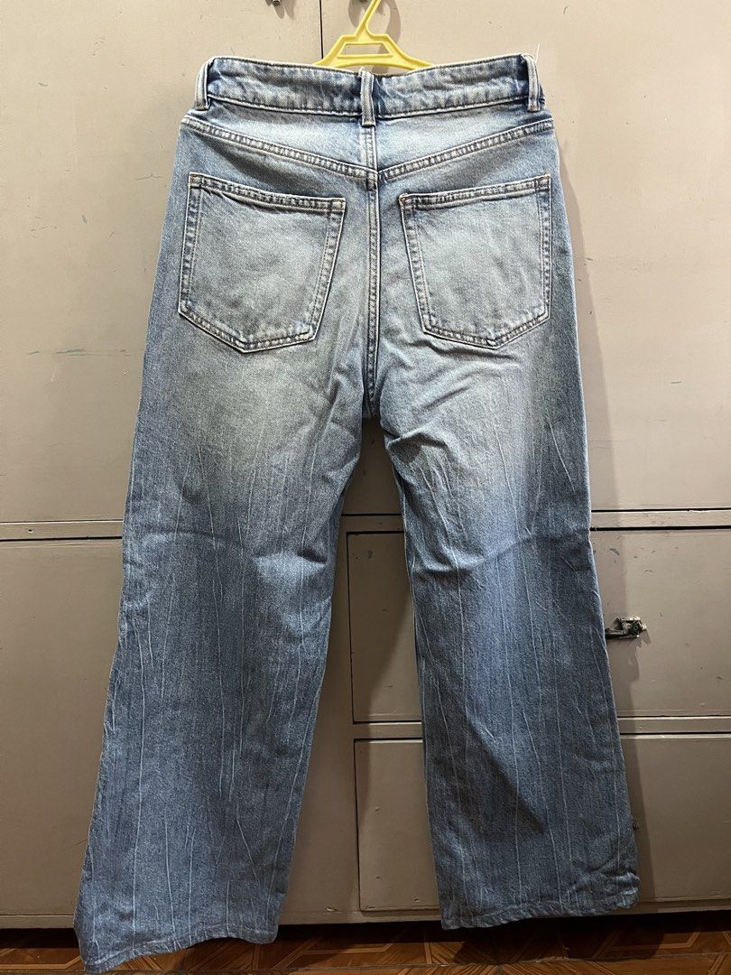 H&M Washed Wide Leg Jeans (Category: Jeans) located in Batangas. Submitted by reirei01 (Listing ID 1432795657, Image 2). Description: - Size is EUR 36; 26-27 in waist line - In good condition - ALTERED length 38’ Location: Lipa City SF: 54 to 150 (depends on location, via J&T) .