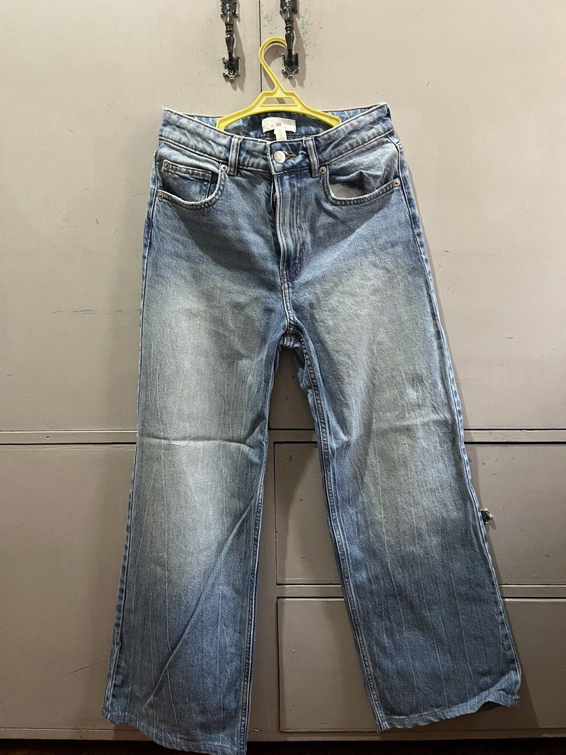H&M Washed Wide Leg Jeans (Category: Jeans) located in Batangas. Submitted by reirei01 (Listing ID 1432795657, Image 1). Description: - Size is EUR 36; 26-27 in waist line - In good condition - ALTERED length 38’ Location: Lipa City SF: 54 to 150 (depends on location, via J&T) .