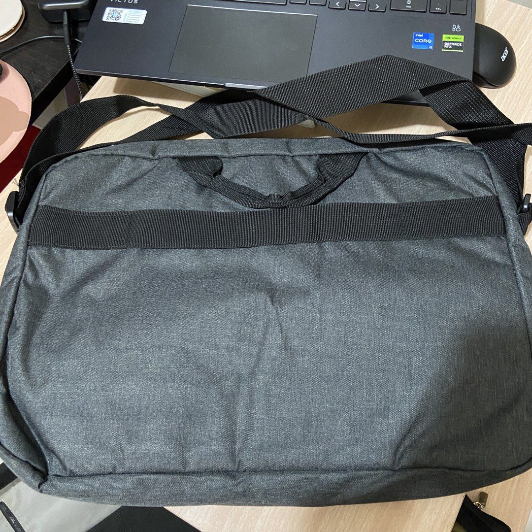 HP 15 inch Laptop Sleeves / Bag (Category: Laptop Bags & Sleeves) located in Cavite. Submitted by star444ngel (Listing ID 1432885138, Image 2). Description: .