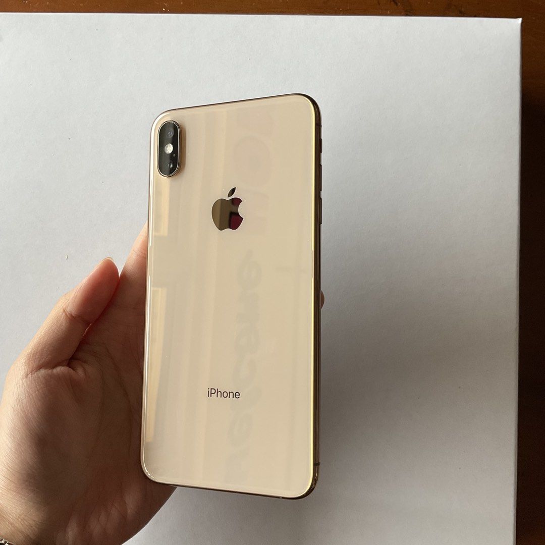 IPHONE XS MAX 256GB FU (Category: iPhone X Series) located in Baguio. Submitted by audeez (Listing ID 1432817563, Image 2). Description: - iPhone XS Max rose gold - 256GB storage - Includes 2 free clear cases + 2 screen protectors - No scratches on screen - Face ID, both cameras , cellular, True Tone, microphones, WiFi, all working - Openline/factory unlock (any sim works) - IOS 18 - No history of repair/replacements - Battery Health 79% - Free t