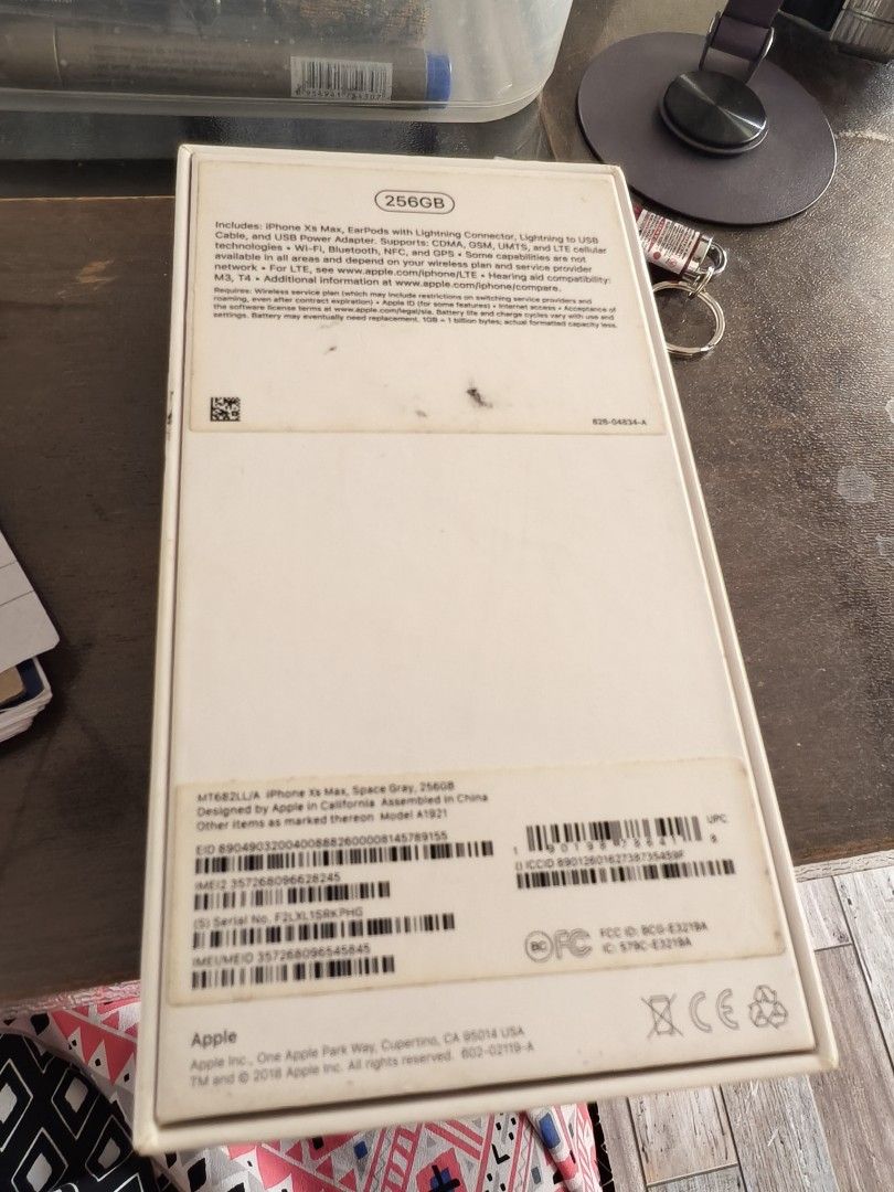 Iphone XsMax box onlu (Category: iPhone X Series) located in Calamba. Submitted by olxph_117192614 (Listing ID 1432858776, Image 2). Description: original iphone box (only) comes with apple stickers..