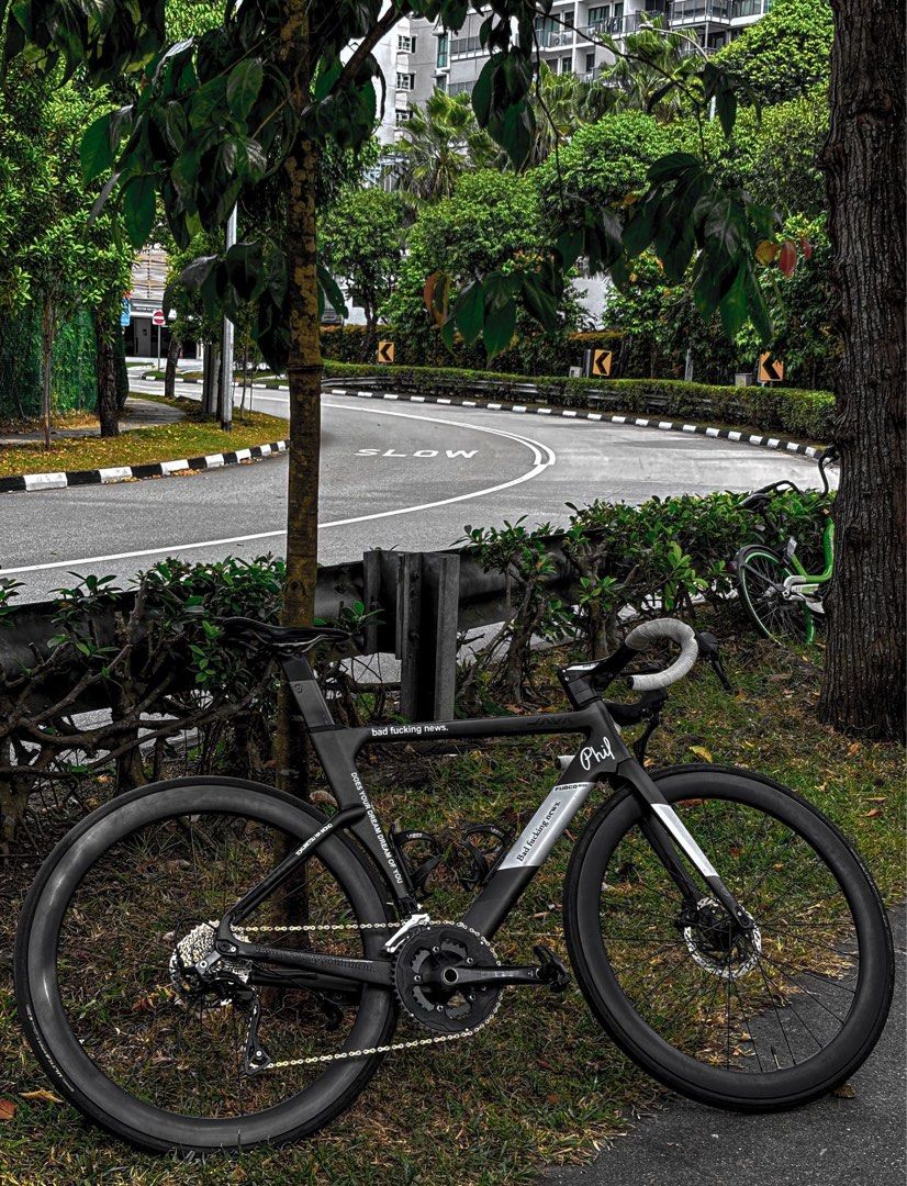 Java fuoco 2024 (Category: Bicycles) located in Singapore. Submitted by andrewhereareyou (Listing ID 1432869501, Image 1). Description: Frame & Fork: UCI-certified carbon fibre, full internal cabling, 12mm thru-axle, flat-mount disc. Groupset: Full Shimano 105 R7100 2x12 speed (R7120 shifters, R7170 hydraulic brakes). Crankset: DECAF 50-34T (170mm) Cassette: HR12-32T 12-speed. Wheelset: 50mm matte carbon wheels Tires: continental tires Cockpit: J