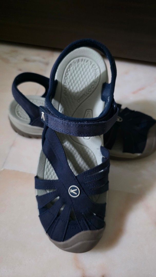 KEEN Women's Rose Sandals - Navy Blue - US 9 (Category: Sandals) located in Singapore. Submitted by adebarang (Listing ID 1432840247, Image 2). Description: KEEN women's Rose sandals in navy blue, US size 9. Used Once. Delcuttering in progress Collection at Tampines Ave 8 530893 .