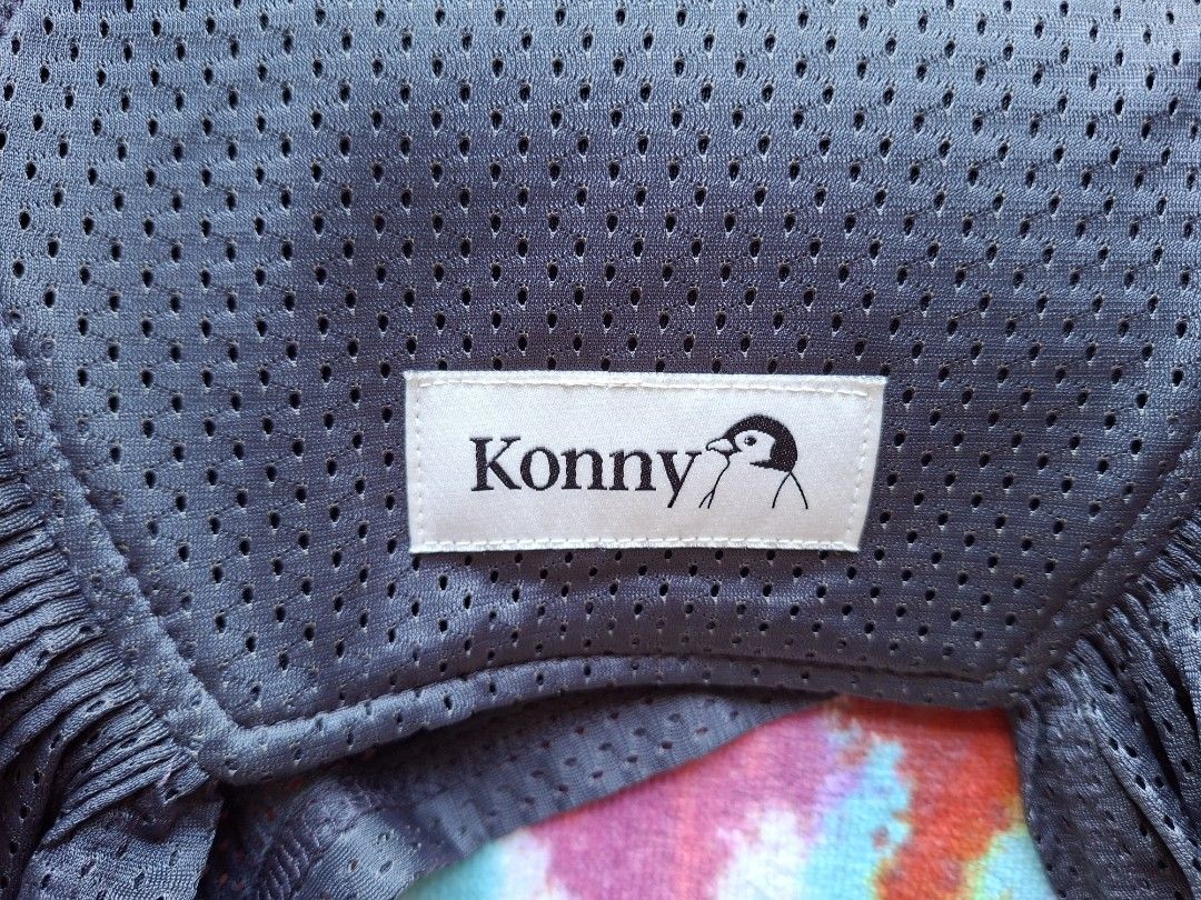 Konny - m (Category: Carriers & Slings) located in Puerto Princesa. Submitted by thrinidad (Listing ID 1432948571, Image 2). Description: new konny baby carrier summer size medium no damage/stain Disclaimer : I do not own nor claim to own the rights to any of the brand, logo and photo. Color may vary due to photographic lighting sources or your monitor settings.