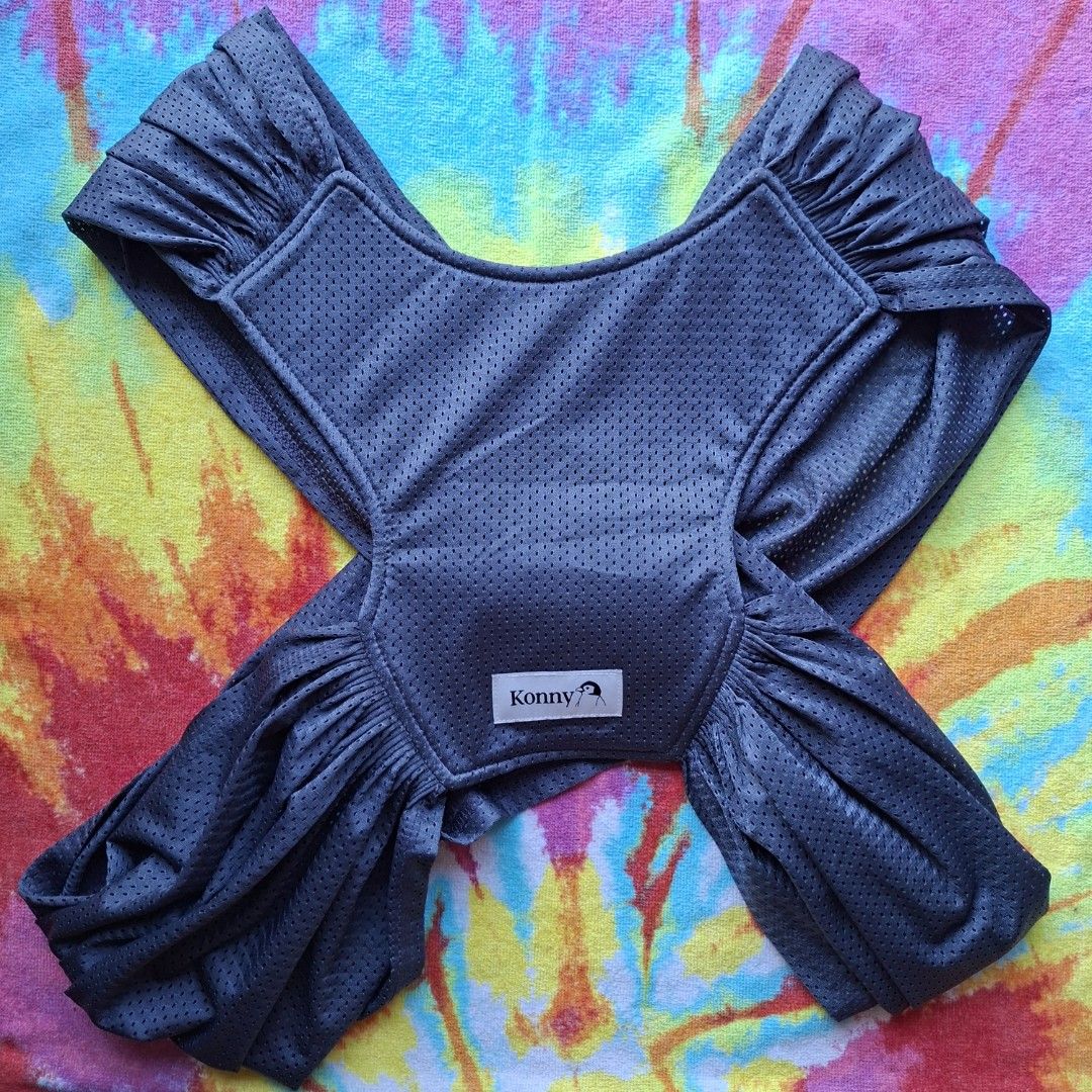 Konny - m (Category: Carriers & Slings) located in Puerto Princesa. Submitted by thrinidad (Listing ID 1432948571, Image 1). Description: new konny baby carrier summer size medium no damage/stain Disclaimer : I do not own nor claim to own the rights to any of the brand, logo and photo. Color may vary due to photographic lighting sources or your monitor settings.
