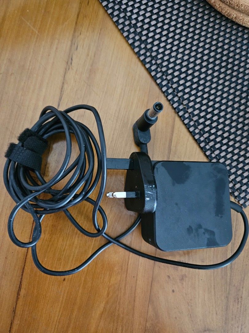 Laptop Power Adapter458585764455393284