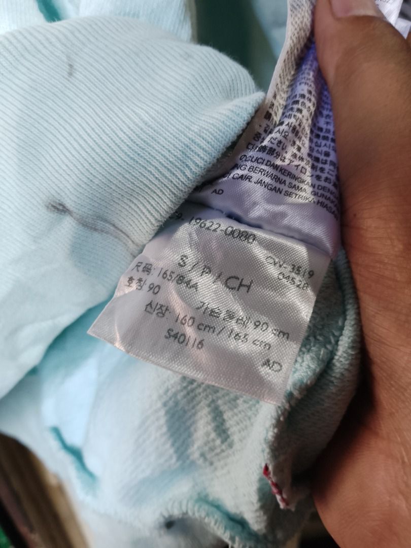 Levi's Hoodie - Light Blue (Category: Hoodies) located in Caloocan City. Submitted by thift.source (Listing ID 1432890670, Image 3). Description: - Light blue Levi's hoodie - Features a front pocket - Drawstring hood - Levi's logo on the chest - Long sleeves - Ribbed hem and cuffs - Made of soft, comfortable material.