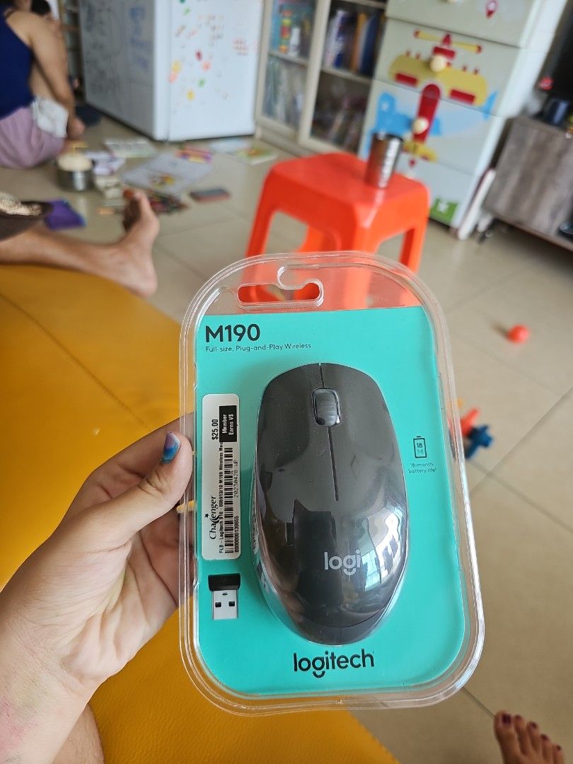 Logitech M190 Wireless Mouse - Brand New439671602503362560