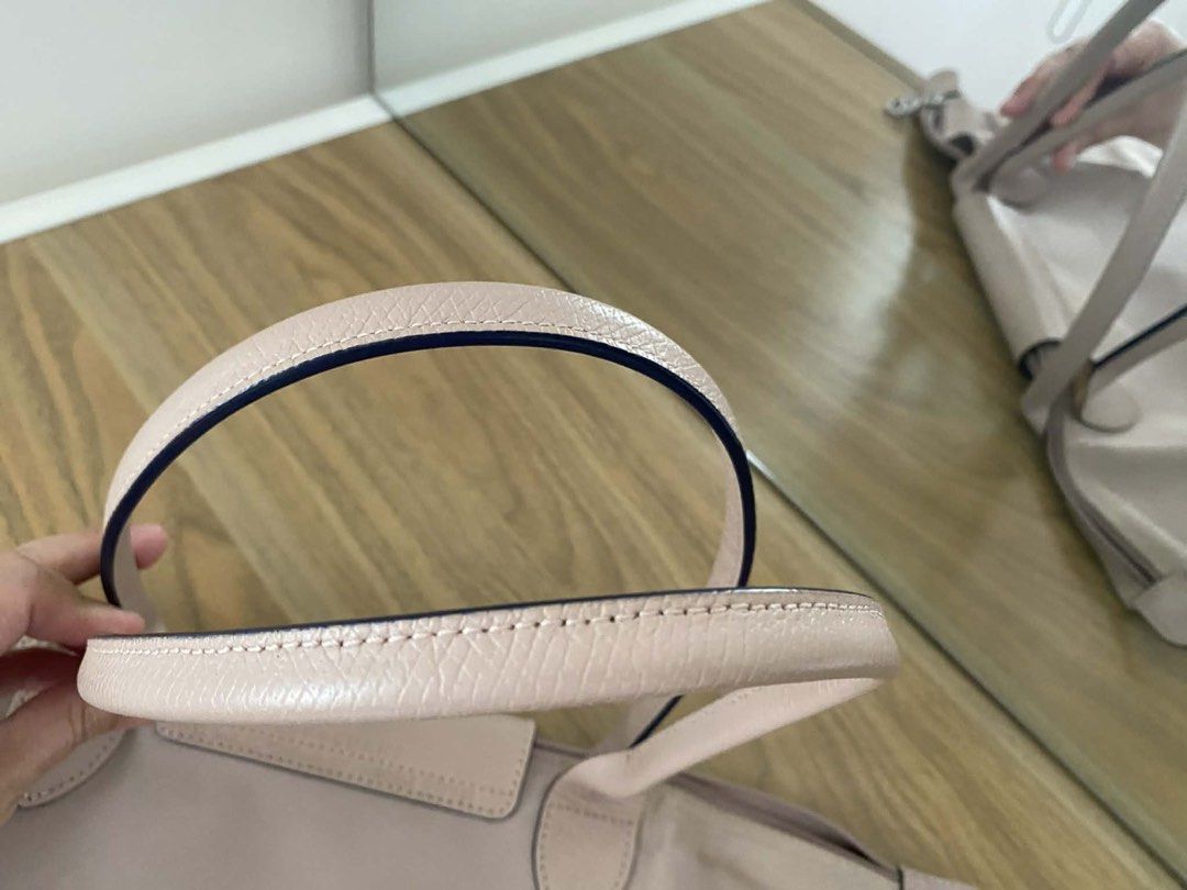 LONG CHAMP (Category: Shoulder Bags) located in San Pedro. Submitted by tabacheengcheeng (Listing ID 1432805245, Image 3). Description: .