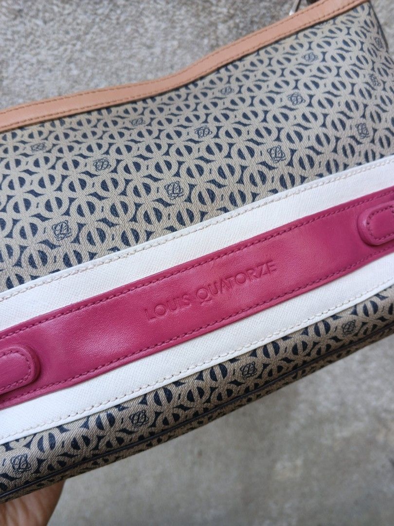 Louis Quatorze Shoulder / Kili Bag (Category: Shoulder Bags) located in Taytay. Submitted by eri.94 (Listing ID 1432850982, Image 3). Description: .