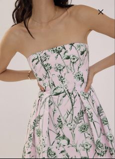 (Category: ) located in . Submitted by closetsale28 (Listing ID 1432891467, Image 1). Description: .