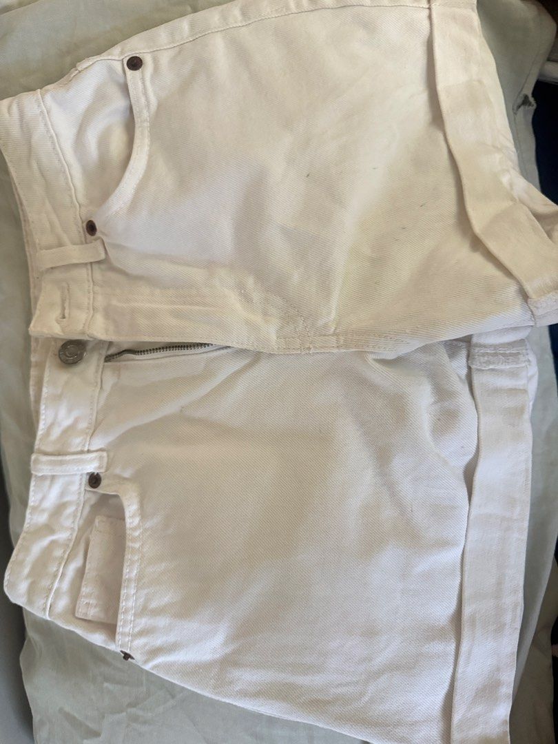 Mango Mom Shorts (Category: Shorts) located in Las Pinas. Submitted by allyash (Listing ID 1432865723, Image 2). Description: - MNG white mom shorts - Size: EUR 32, USA 1, MEX 0 - Features: Zip fly, button closure, pockets, rolled hem - some light stains can be removed if washed thoroughly - doesn’t fit me anymore :(( - shipping to be handled by buyer.