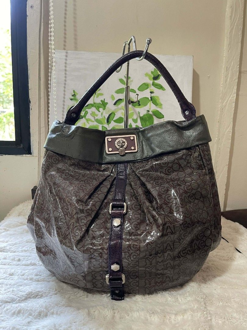 Marc by Marc Jacobs hobo bag with flaws (Category: Shoulder Bags) located in Naawan. Submitted by twillycalledprelovedbags (Listing ID 1432799336, Image 1). Description: issue sa leather, and sa violet leather, patent leather.