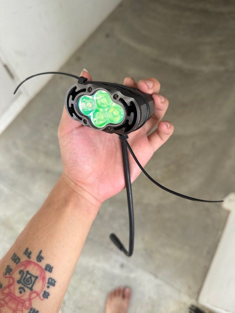 moon canopus light (Category: Other PMDs & Parts) located in Singapore. Submitted by pigumaooooooo (Listing ID 1432871314, Image 2). Description: only light itself no battery urgent .