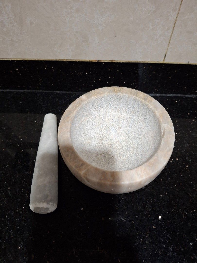 Mortar and Pestle Set Marble (Category: Cookware & Accessories) located in Quezon City. Submitted by olx.jodi (Listing ID 1432933238, Image 2). Description: .