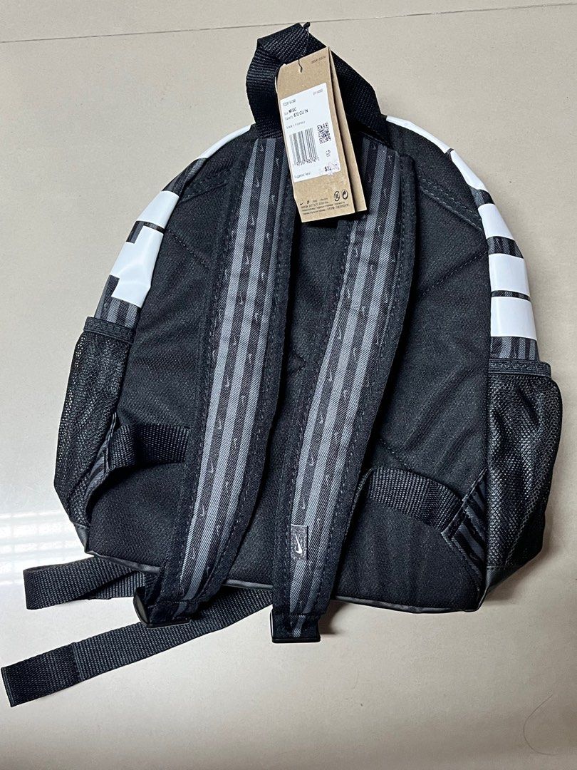 Nike Black Just Do it Backpack Bag (Category: Backpacks) located in Quezon City. Submitted by mkd_08 (Listing ID 1432852631, Image 2). Description: Brand new bought in US capacity: 672 cubic inches size: small for kids can do meet up around UST or taft area price negotiable.