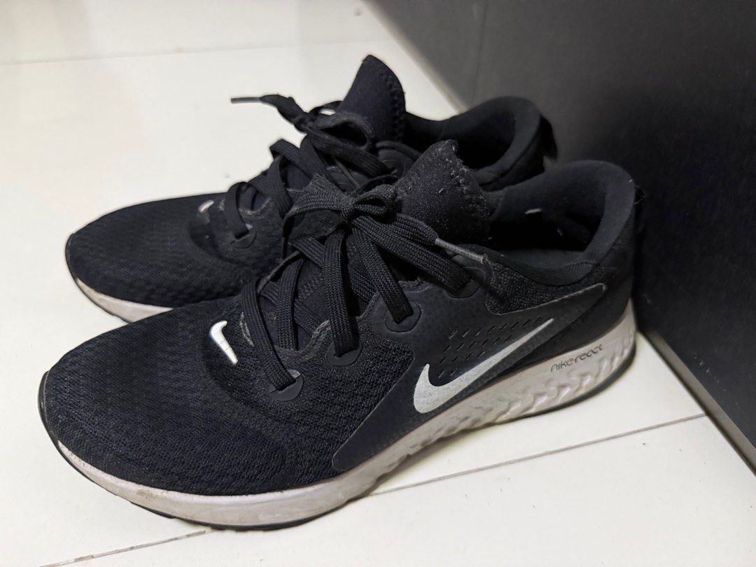 Nike React (Category: Sneakers) located in Singapore. Submitted by u83826 (Listing ID 1432887277, Image 2). Description: Used Nike React bought from nike store not using anymore meet up after office hour weekdays weekend anytime.
