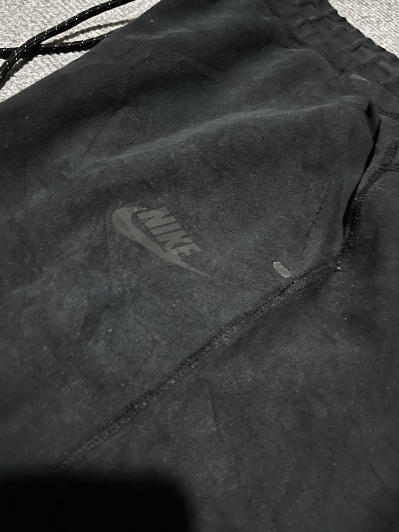 Nike techfleece (Category: Joggers) located in Manila. Submitted by ketchidrip.ph (Listing ID 1432957464, Image 2). Description: Nike Techfleece Excellent Condition Size: M on tag Dimes: 28-32x34.5 500 + sf.