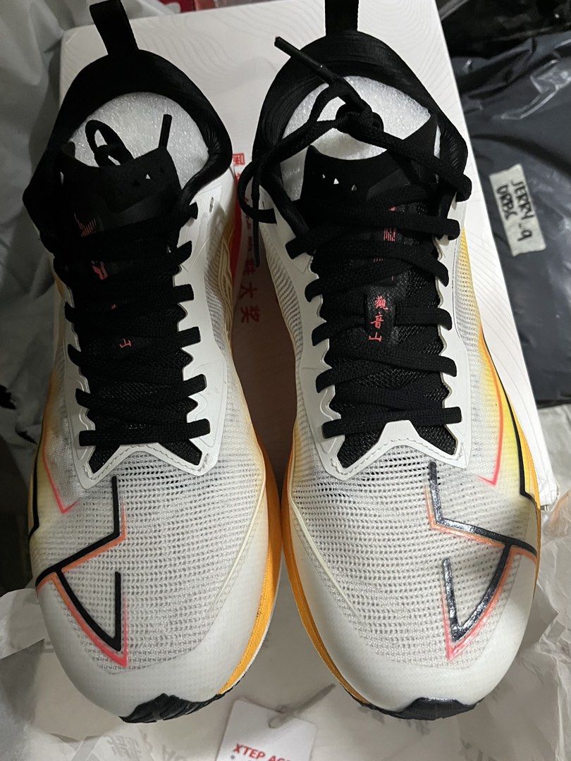 Original Xtep One Piece (Category: Sneakers) located in Lapu Lapu. Submitted by jerzorb (Listing ID 1432816496, Image 2). Description: Original Complete with OG box Excellent condition 9.5US/ 43Euro Once lang ginamit, nilakad lang .