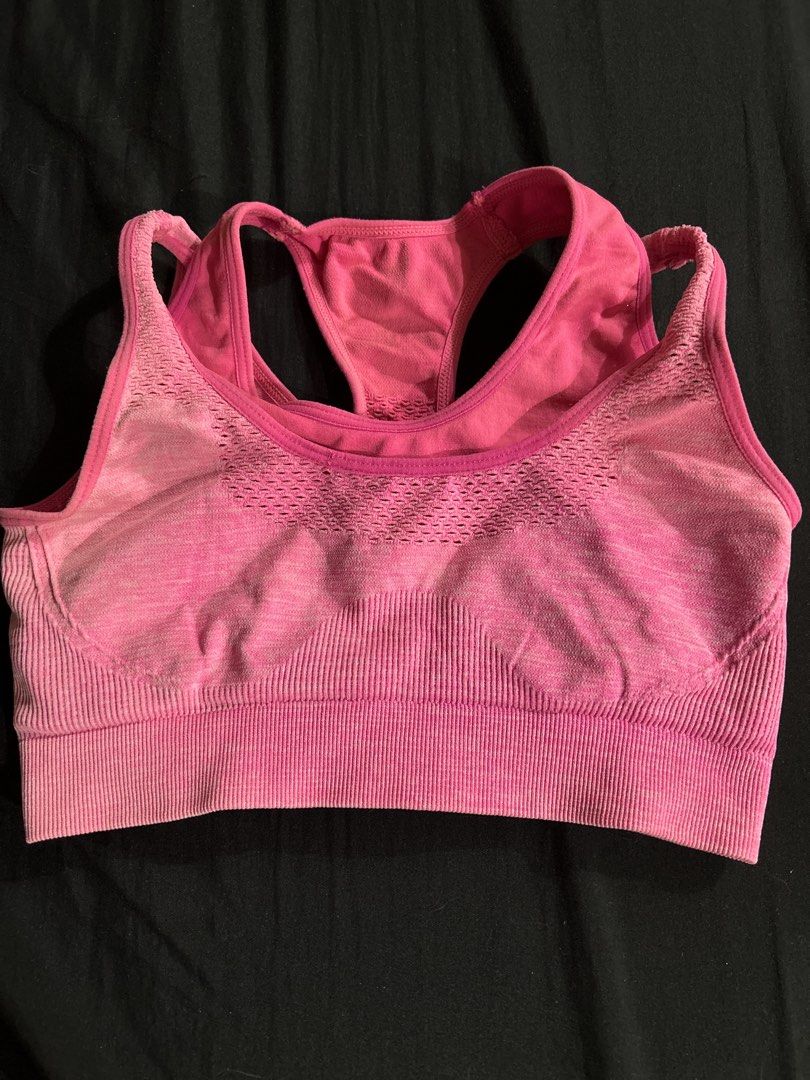 Pink Seamless Sports Bra (Category: Activewear) located in Batangas. Submitted by v.ukay (Listing ID 1432982629, Image 1). Description: - Pink sports bra - Racerback style - Ribbed band - Solid pink color with gradient effect - Ideal for athletic activities.