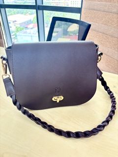 (Category: ) located in . Submitted by boutiquedeph (Listing ID 1432896231, Image 1). Description: .