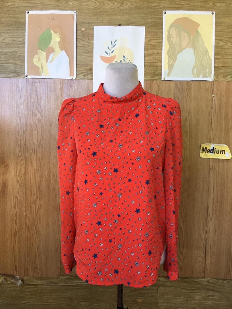 Red Star Print Blouse (Category: Blouses) located in Cabadbaran. Submitted by KsGoodFind (Listing ID 1432866805, Image 1). Description: - Red star print blouse - Long sleeves - Mock neck - Size: S-M - Great for casual or dressy looks.