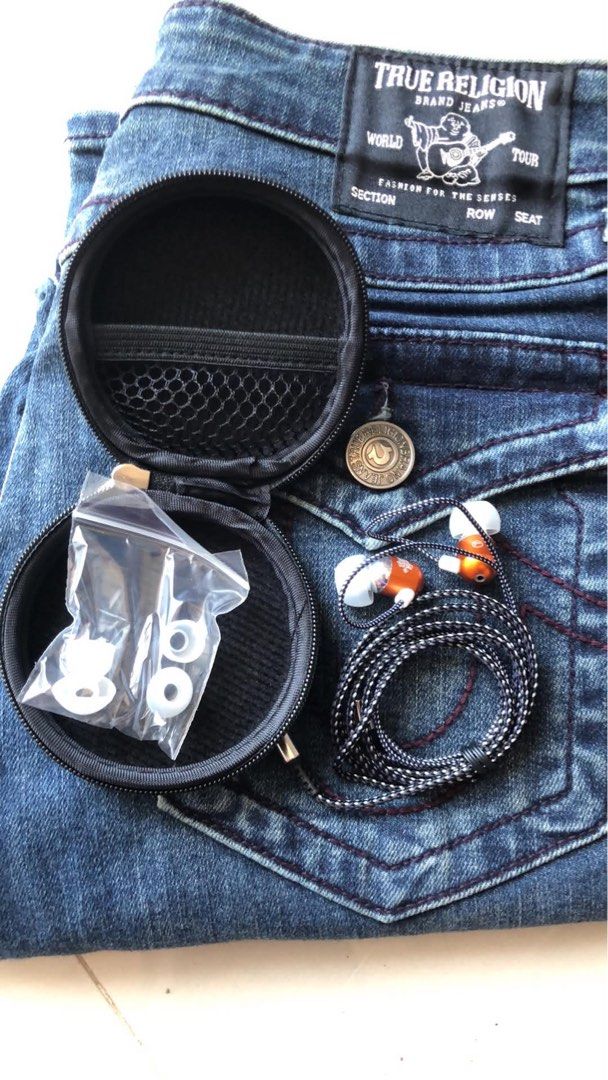 ROCK REVIVAL EARPHONES🎶 (Category: Earphones) located in Compostela. Submitted by moneyzone (Listing ID 1432882494, Image 3). Description: ROCK REVIVAL EARPHONES🎶🎧🌸 AS NEW CONDITION WITH CASE WITH EXTRA BUDS MINE -550+sf 📍Liloan, Cebu.